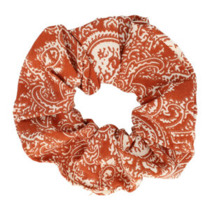 Haarelastiek Scrunchie – Paisleyprint – Gladde Stof – Beige Oranje Bruin