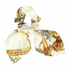 Haarelastiek Scrunchie – Strik Kettingprint – Gladde Stof – Creme