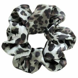 2110679949 Haarelastiek Scrunchie – Panterprint – Gladde Stof – Zwart Grijs