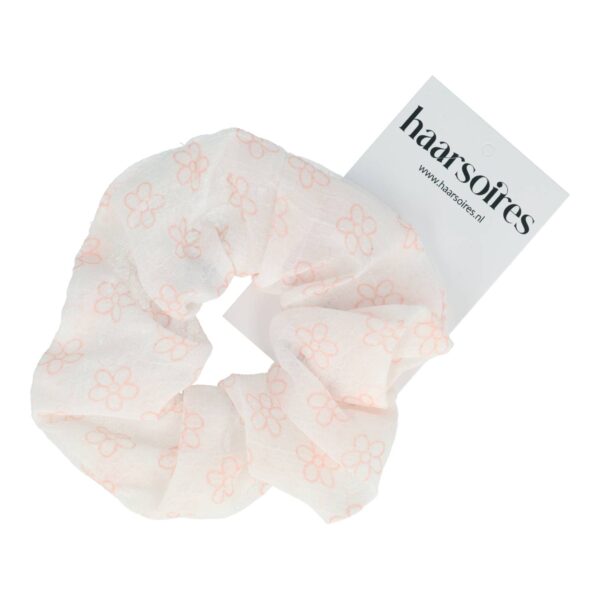 schrunchie print wit roze_4 Haarelastiek Scrunchie – Bloemenprint – Dunne Stof – Wit Roze