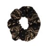 Scrunchie zacht print wit grijs bruin zwart_7 Haarelastiek Scrunchie – Print – Zachte Stof – Zwart Bruin