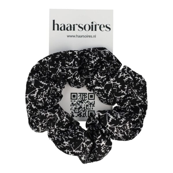 Haarelastiek Scrunchie – Bloemen Bloesem Patroon – Zwart