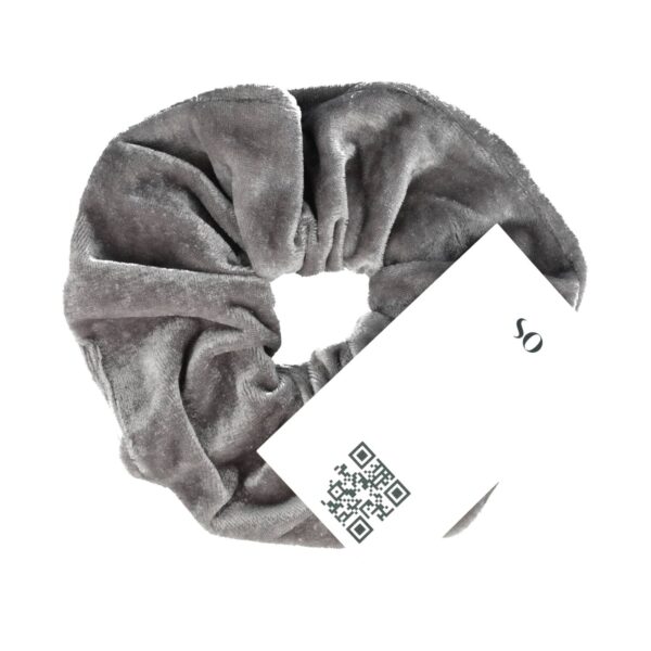 scrunchie-velvet_6 Haarelastiek Scrunchie – Basic – Velvet Stof – Lichtgrijs