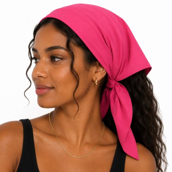 bandana-zakdoek-effen-fuchsia-roze-model Bandana Zakdoek 55x55cm – Effen – Fuchsia Roze