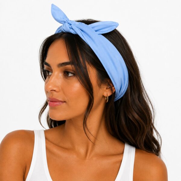bandana-zakdoek-effen-lichtblauw-model Bandana Zakdoek 55x55cm – Effen – Lichtblauw