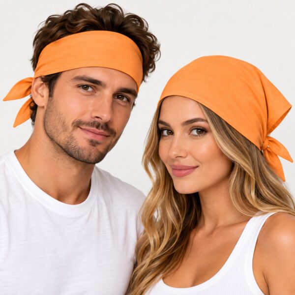 bandana-zakdoek-effen-lichtoranje-op-model-van-Haarsoires Bandana Zakdoek 55x55cm – Effen – Lichtoranje