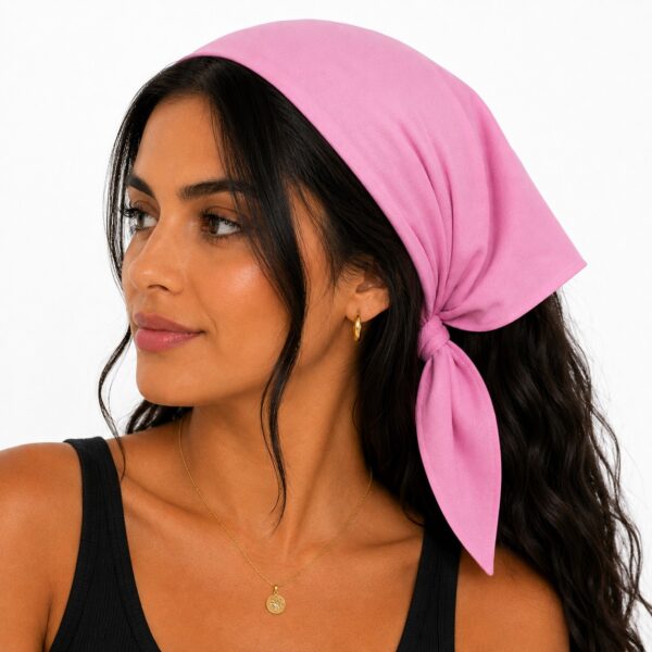 bandana-zakdoek-effen-lichtroze-model Bandana Zakdoek 55x55cm – Effen – Lichtroze