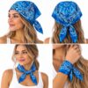 bandana-zakdoek-tie-dye-paisleyprint-blauw-op-model-van-Haarsoires Bandana Zakdoek 55x55cm - Tie-Dye - Paisleyprint - Blauw