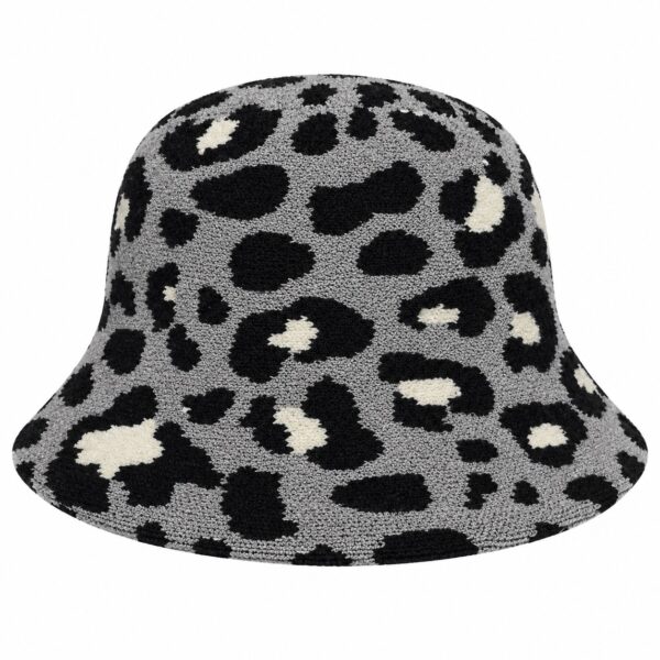 bucket-hat-gebreid-panterprint-grijs-van-Haarsoires Bucket Hat Hoedje – Panterprint - Gebreid – Grijs