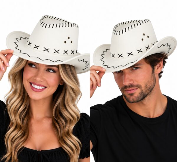 cowboyhoed-met-stiksel-wit-op-model-van-Haarsoires Cowboyhoed - Western Hoed met Stiksel - Wit