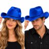 cowboyhoed-velvet-blauw-op-model-van-Haarsoires Cowboyhoed - Western Hoed - Velvet - Blauw