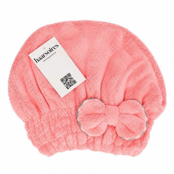 haardroogdoek-muts-roze-op-displaykaart-van-Haarsoires Haardoek Haarhanddoek – Microvezel – Sneldrogend – Roze
