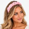 haarband-diadeem-bloemen-facetstenen-roze-op-model-van-Haarsoires Haarband Diadeem - Bloemen - Facetstenen - Lichtroze