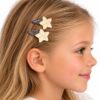 klikklak-haarspeldjes-ster-glitter-grijs-op-model-van-Haarsoires Haarspeld Klikklak 5cm - Ster - Glitter - Grijs - 2 Stuks